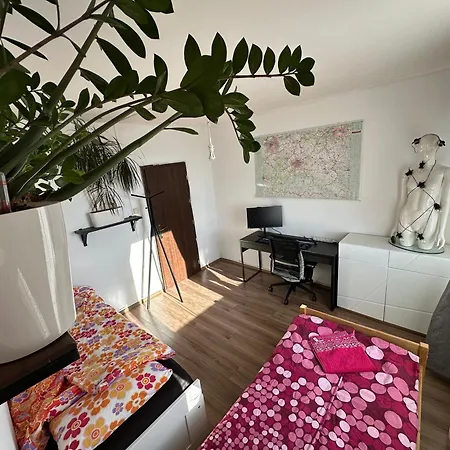 Appartement Jungle Style 2 Lockable Bedrooms, 10 Mins To Center, Floor Balcony With View, King-size Bed, High Speed Internet, Coffee Praag