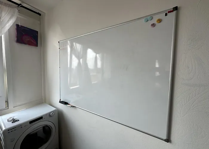 Jungle Style 2 Lockable Bedrooms, 10 Mins To Center, Floor Balcony With View, King-size Bed, High Speed Internet, Coffee アパート プラハ