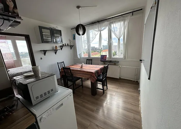 Daire Jungle Style 2 Lockable Bedrooms, 10 Mins To Center, Floor Balcony With View, King-size Bed, High Speed Internet, Coffee *
