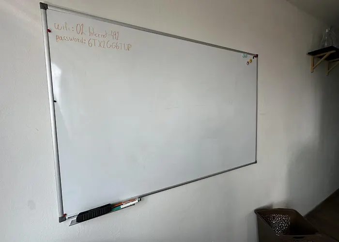 Jungle Style 2 Lockable Bedrooms, 10 Mins To Center, Floor Balcony With View, King-size Bed, High Speed Internet, Coffee Prag