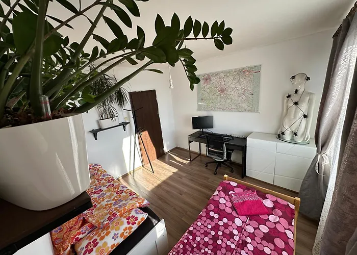Daire Jungle Style 2 Lockable Bedrooms, 10 Mins To Center, Floor Balcony With View, King-size Bed, High Speed Internet, Coffee Prag