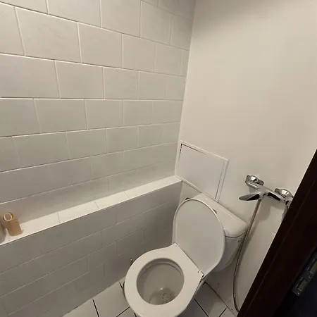 Jungle Style 2 Lockable Bedrooms, 10 Mins To Center, Floor Balcony With View, King-size Bed, High Speed Internet, Coffee Appartement *